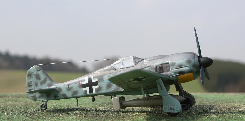 Fw 190 F8 Revell 1-72 Hellinger Othmar 05.JPG